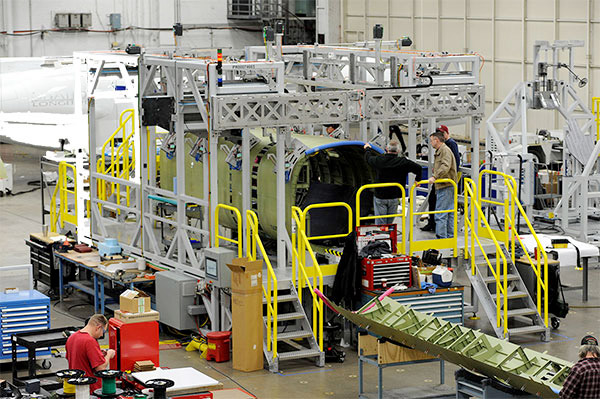  Construction of the first prototype and factory tooling is well underway. Here, the left and right fuselage sides are joined together and the aircraft is gaining its tubular shape. Its strength allows the Denali to have a greater pressurization differential and a more comfortable cabin than its competitors.